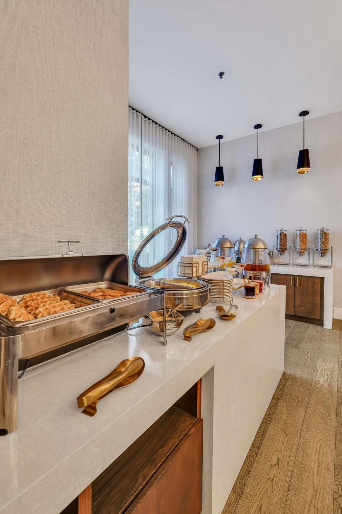 The Bluff Hotel Savannah, Tapestry Collection By Hilton Exteriör bild
