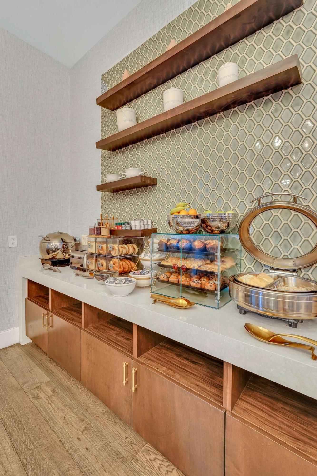 The Bluff Hotel Savannah, Tapestry Collection By Hilton Exteriör bild