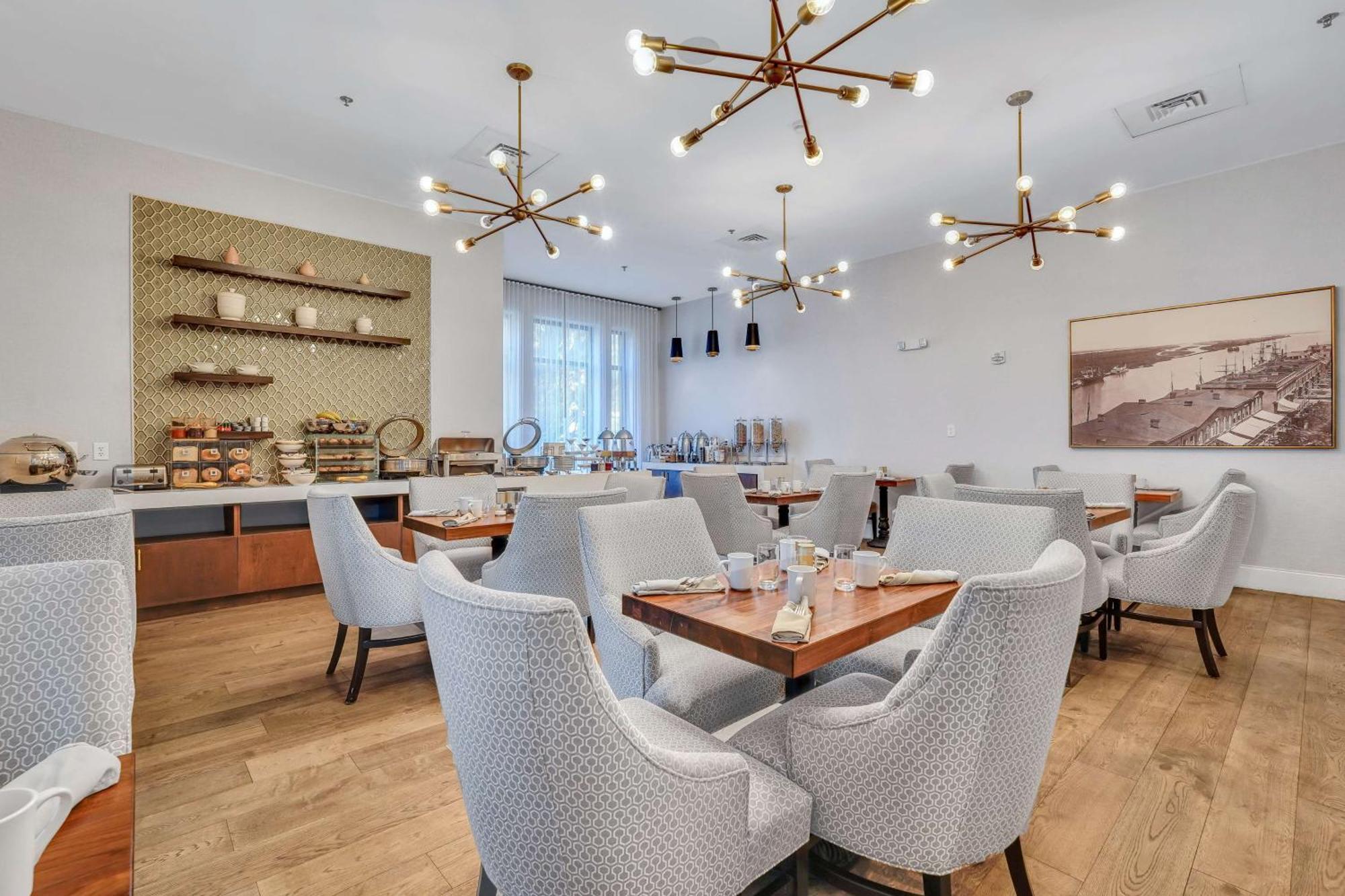 The Bluff Hotel Savannah, Tapestry Collection By Hilton Exteriör bild